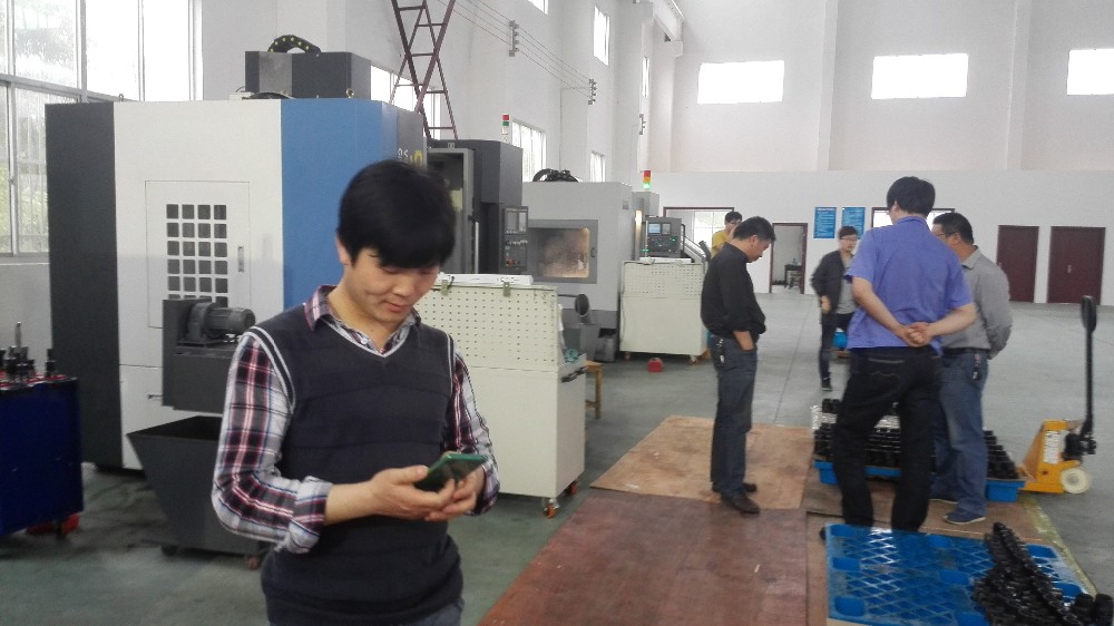 Large Steel Casting Forging Price For Truck Auto Spare Part(图7)